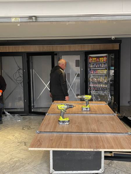 distributeurs qui allient praticité, hygiène et qualité, pour favoriser le bien-être des employés et des visiteurs dans un hôpital à Marseille