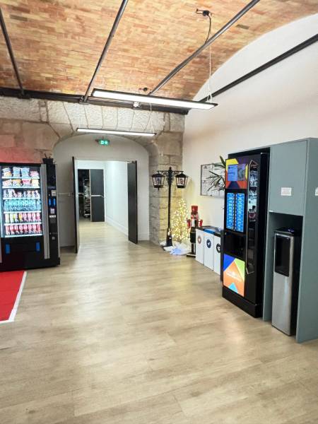 Installation de distributeurs automatiques de qualité dans le centre ville de Marseille pour le bien-être des équipes 